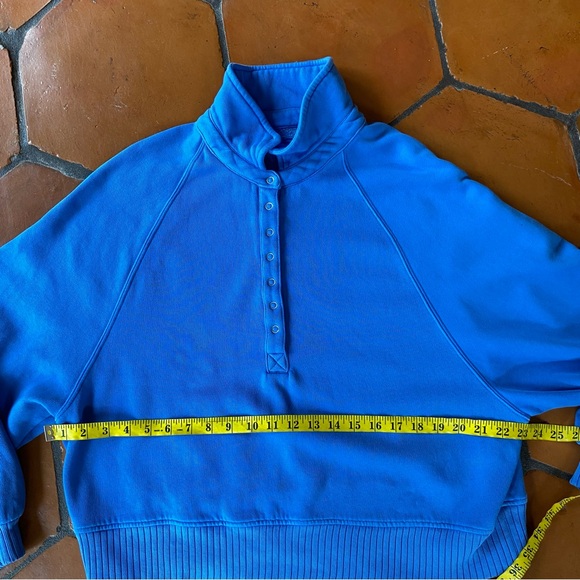 Aerie Women's Blue 1/4 Snap Oversized Slouchy Cropped Sweatshirt Size Medium M - Picture 8 of 8